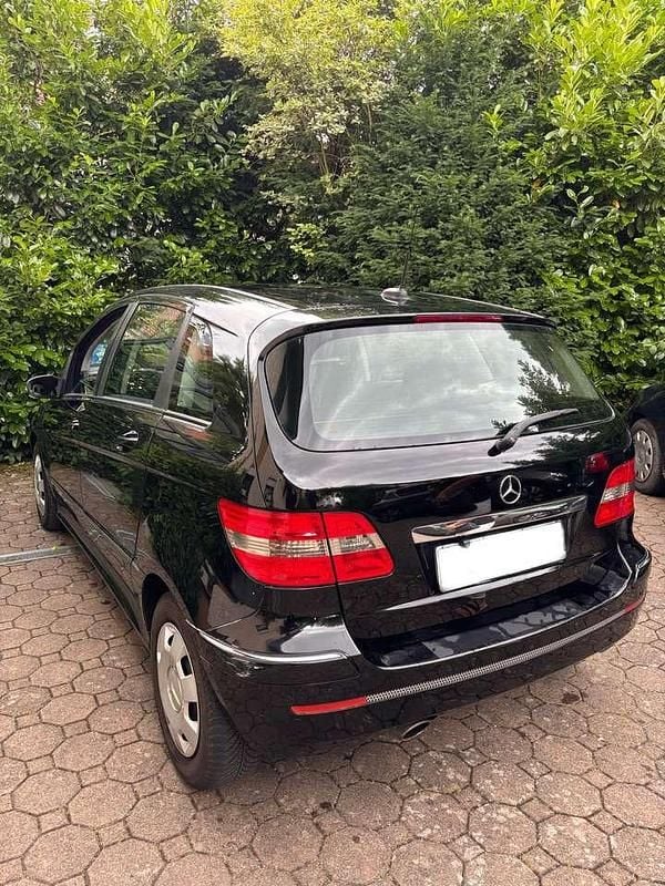 Schwarz Gebraucht 2006 Mercedes B150 Van / Kleinbus | 4.950 € (Fairer Preis) - Bild 1/4