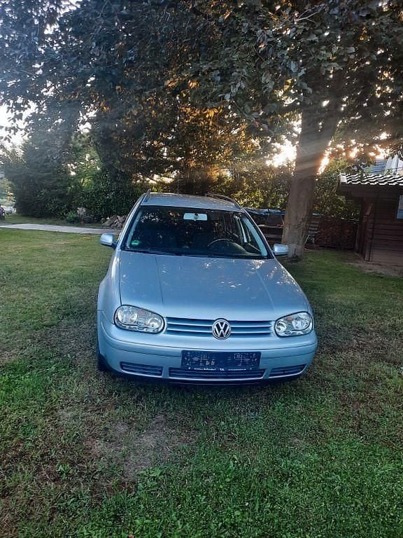 Silber Gebraucht 2003 VW Golf IV Comfortline Kombi | 2.000 € (Superpreis) - Bild 1/4