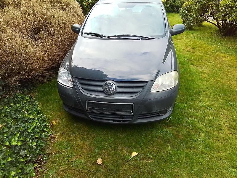Grau Gebraucht 2009 VW Fox Kleinwagen | 2.790 € (Teuer) - Bild 1/4