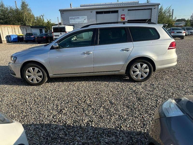 Gebraucht VW Passat Trendline 140 PS (102 kW) 2012 Grau Kombi