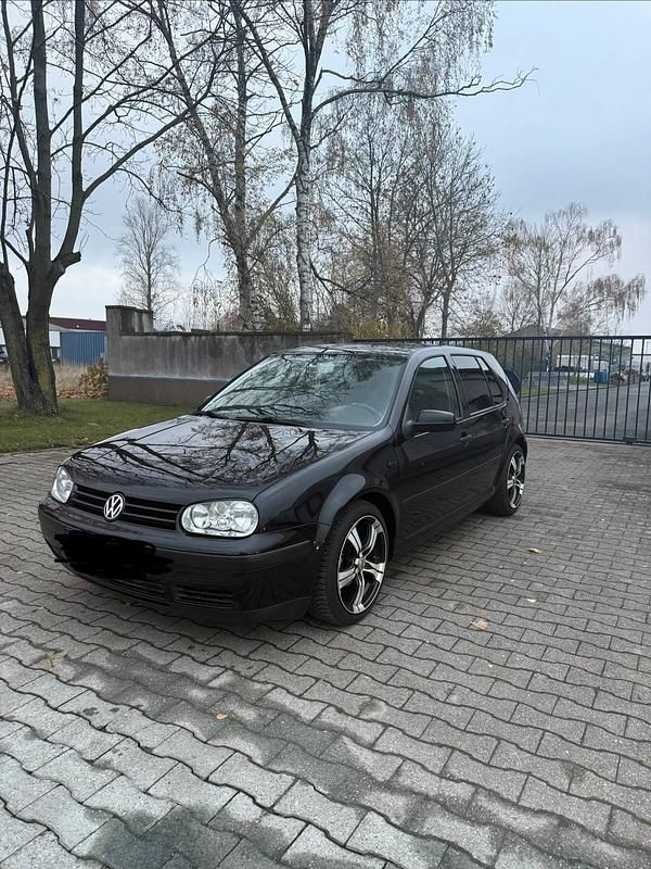 Schwarz Gebraucht 2001 VW Golf IV Kleinwagen | 1.700 € (Fairer Preis) - Bild 1/4