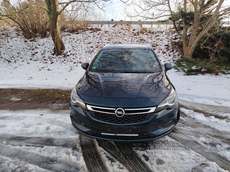 Schwarz Gebraucht 2016 Opel Astra Active Kombi | 4.950 € (Superpreis) - Bild 1/4