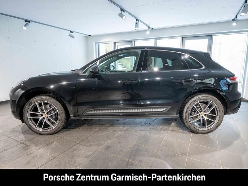 Gebraucht Porsche Macan 265 PS (194 kW) 2024 Schwarz SUV
