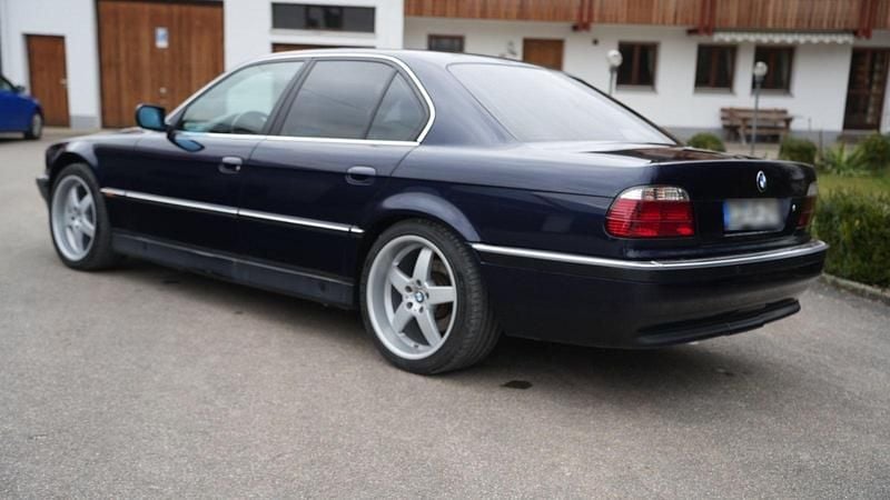 Gebraucht BMW 728 193 PS (141 kW) 1995 Blau Limousine
