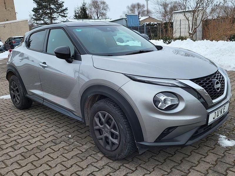 Silber Gebraucht 2023 Nissan Juke N-Connecta SUV | 14.530 € (Guter Preis) - Bild 1/4