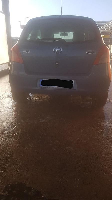 Gebraucht Toyota Yaris 83 PS (61 kW) 2007 Blau Kleinwagen