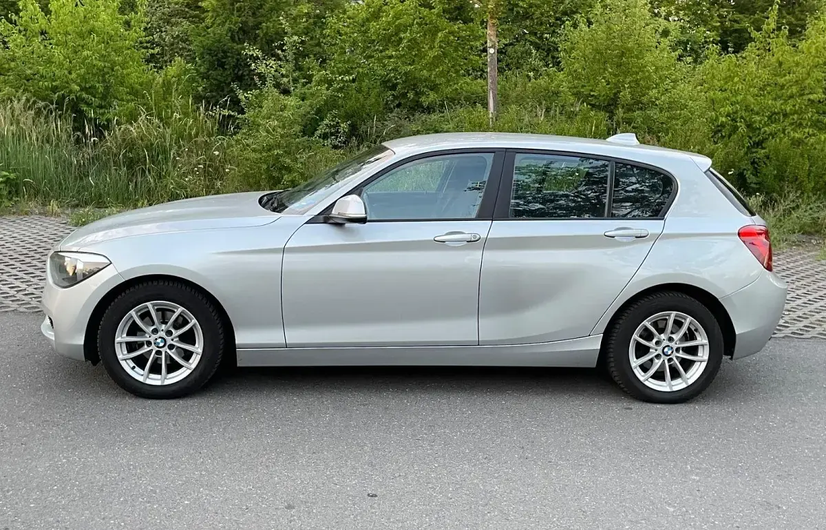 Gebraucht BMW 118 Advantage 143 PS (105 kW) 2014 Silber Kleinwagen