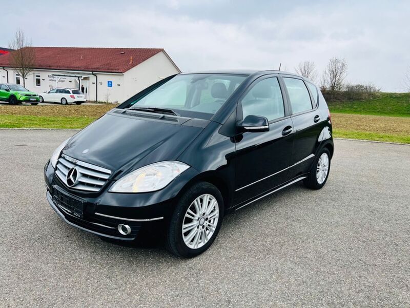 Schwarz Gebraucht 2012 Mercedes A180 Limousine | 7.990 € (Guter Preis) - Bild 1/4