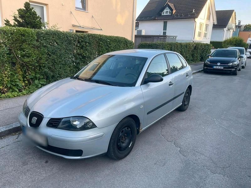 Silber Gebraucht 2003 Seat Ibiza Limousine | 1.000 € (Fairer Preis) - Bild 1/4