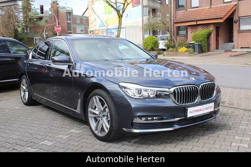 Gebraucht BMW 740 Sport Line 258 PS (189 kW) 2017 Grau Limousine