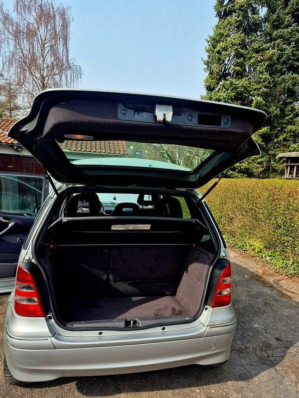 Gebraucht Mercedes A190 125 PS (91 kW) 2002 Grau Limousine