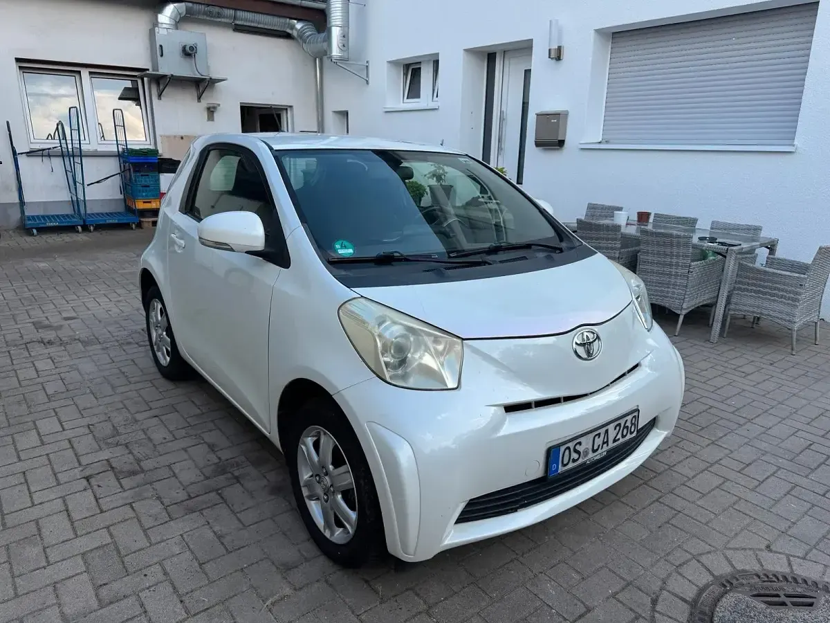 Gebraucht Toyota iQ 68 PS (50 kW) 2010 Weiß Kleinwagen