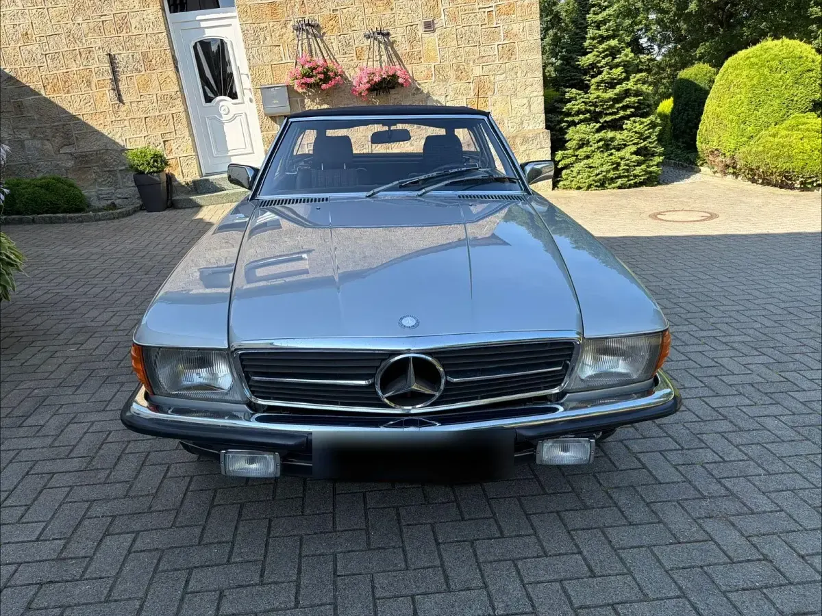 Gebraucht Mercedes SL380 204 PS (150 kW) 1983 Silber Cabrio