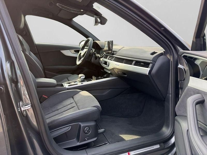 Gebraucht Audi A4 S-Line 204 PS (150 kW) 2025 Grau Kombi