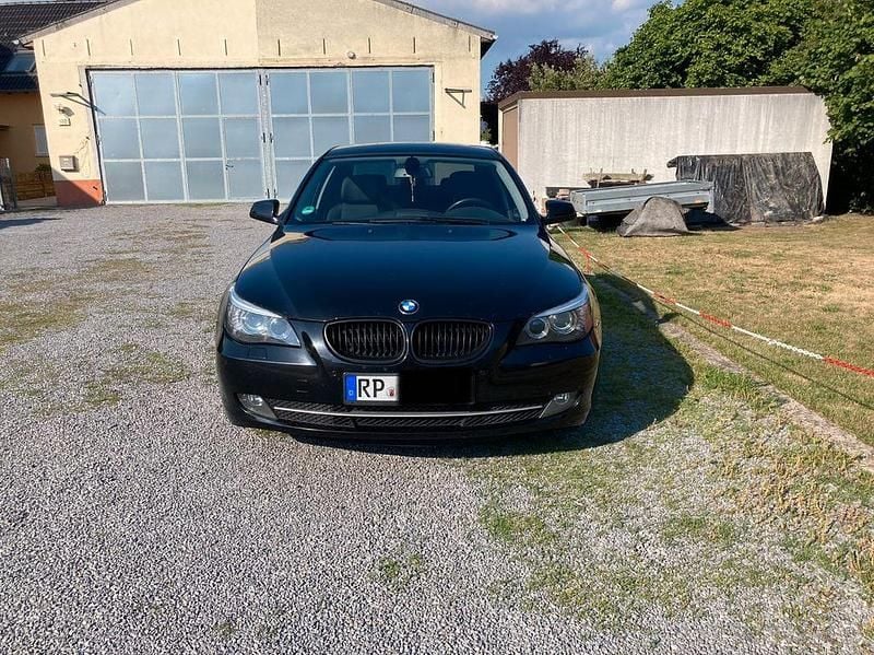Gebraucht BMW 523 190 PS (139 kW) 2009 Schwarz Limousine