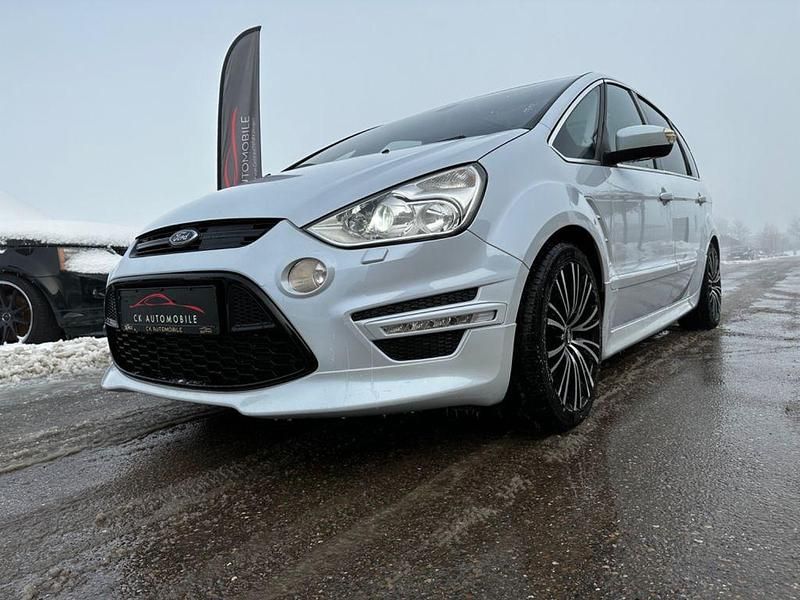 Weiß Gebraucht 2010 Ford S-MAX Titanium S Van / Kleinbus | 2.999 € (Superpreis) - Bild 1/4