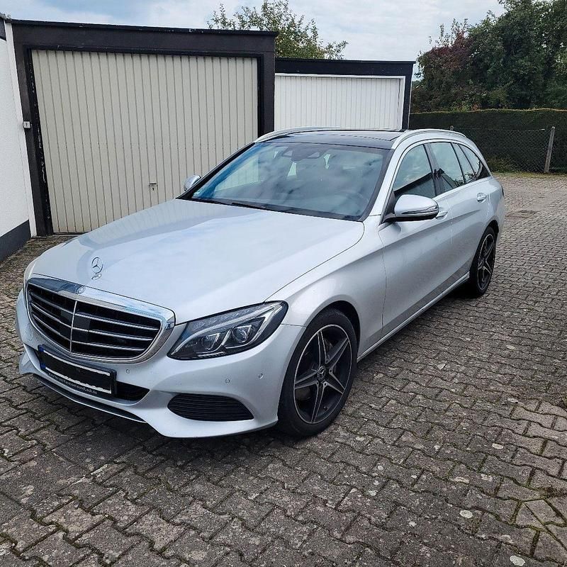 Silber Gebraucht 2017 Mercedes C250 AMG Kombi | 17.950 € (Fairer Preis) - Bild 1/4