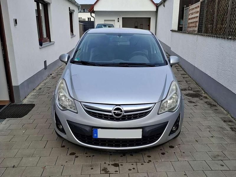 Silber Gebraucht 2011 Opel Corsa Selection Limousine | 1.400 € (Superpreis) - Bild 1/4