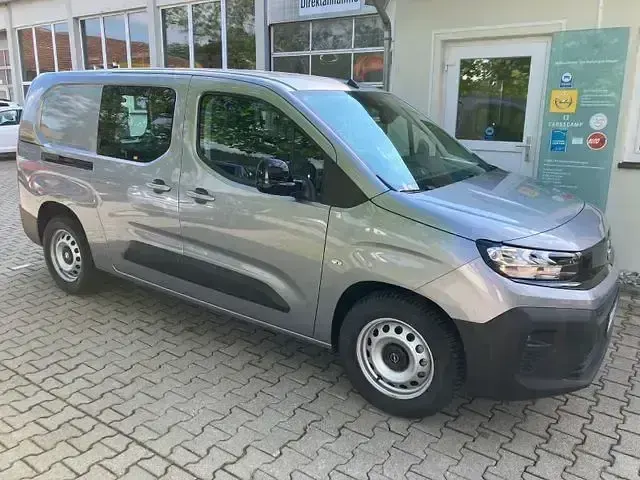 Używany Opel Combo 102 KM (75 kW) 2025 Kontrast Minivan