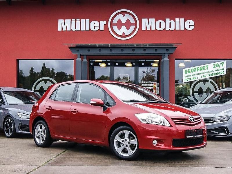 Red metallic Gebraucht 2012 Toyota Auris Travel Limousine | 7.900 € (Etwas zu teuer) - Bild 1/4
