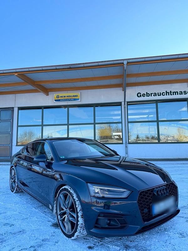 Blau Gebraucht 2017 Audi A5 Sportback Comfort Kleinwagen | 17.500 € (Etwas zu teuer) - Bild 1/4