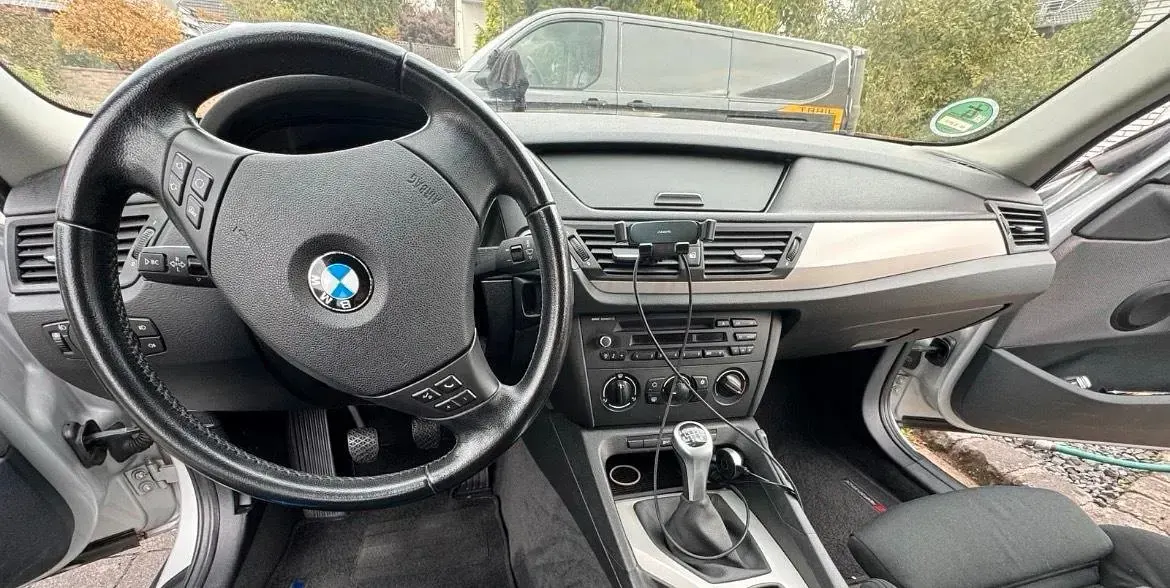 Gebraucht BMW X1 175 PS (128 kW) 2011 Silber SUV