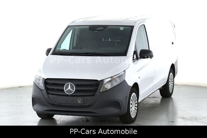 Weiß Gebraucht 2024 Mercedes Vito Van / Kleinbus | 30.790 € (Superpreis) - Bild 1/4