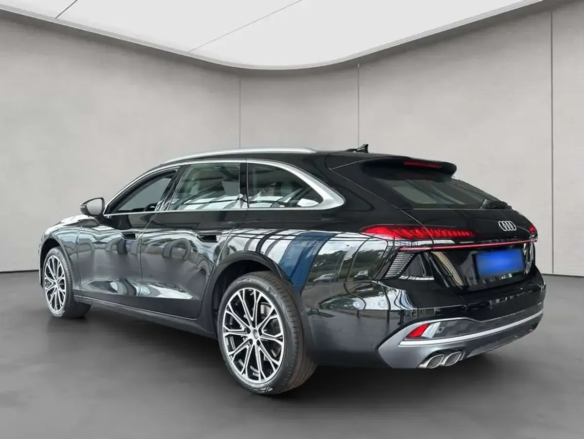Gebraucht Audi A6 Ambiente 204 PS (150 kW) 2025 Schwarz Kombi