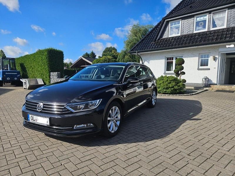 Schwarz Gebraucht 2016 VW Passat Comfortline Kombi | 13.500 € (Guter Preis) - Bild 1/4