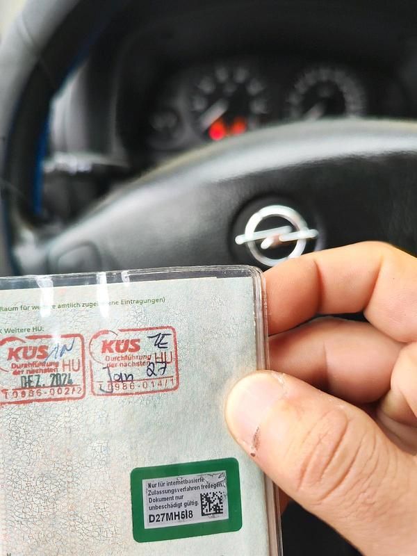 Gebraucht Opel Astra 101 PS (74 kW) 2001 Schwarz Limousine