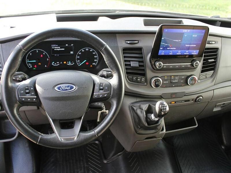 Gebraucht Ford Transit Trend 170 PS (125 kW) 2021 Silber (metallic) Van