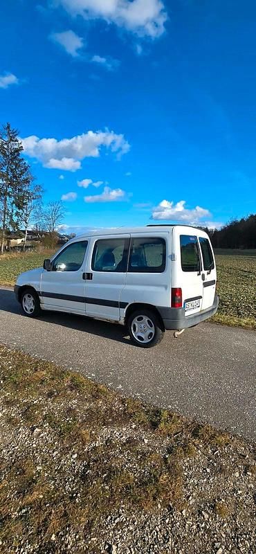 Gebraucht Peugeot Partner 75 PS (55 kW) 2002 Weiß Van / Kleinbus