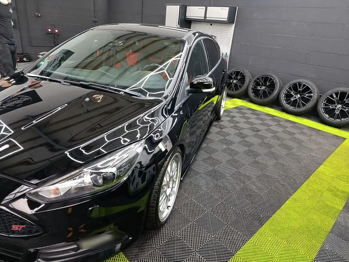 Gebraucht Ford Focus Sport 185 PS (136 kW) 2015 Schwarz Limousine