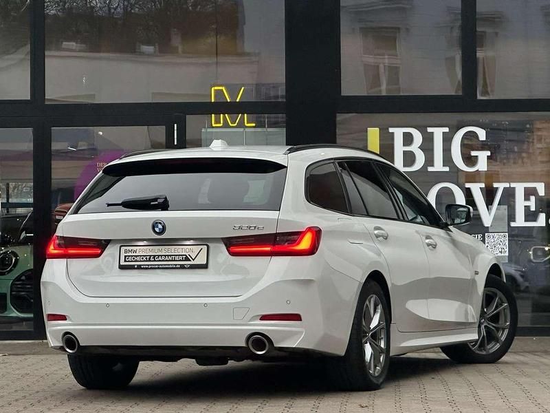 Gebraucht BMW 320e Sport Line 204 PS (150 kW) 2022 Weiß Limousine