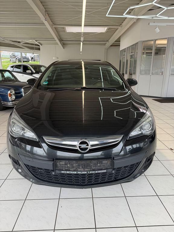 Gebraucht Opel Astra GTC Edition 165 PS (121 kW) 2012 Schwarz Limousine