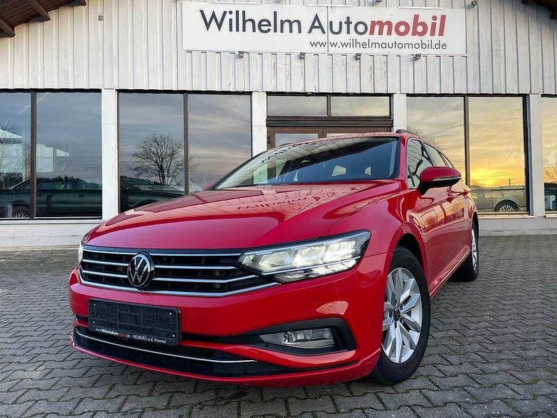 Rot Gebraucht 2022 VW Passat Business Limousine | 17.990 € (Superpreis) - Bild 1/4