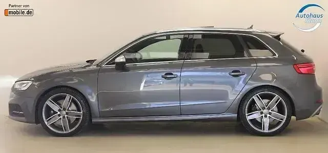 Usado Audi S3 Advanced 310 HP (228 kW) 2017 Cinzento Sedan