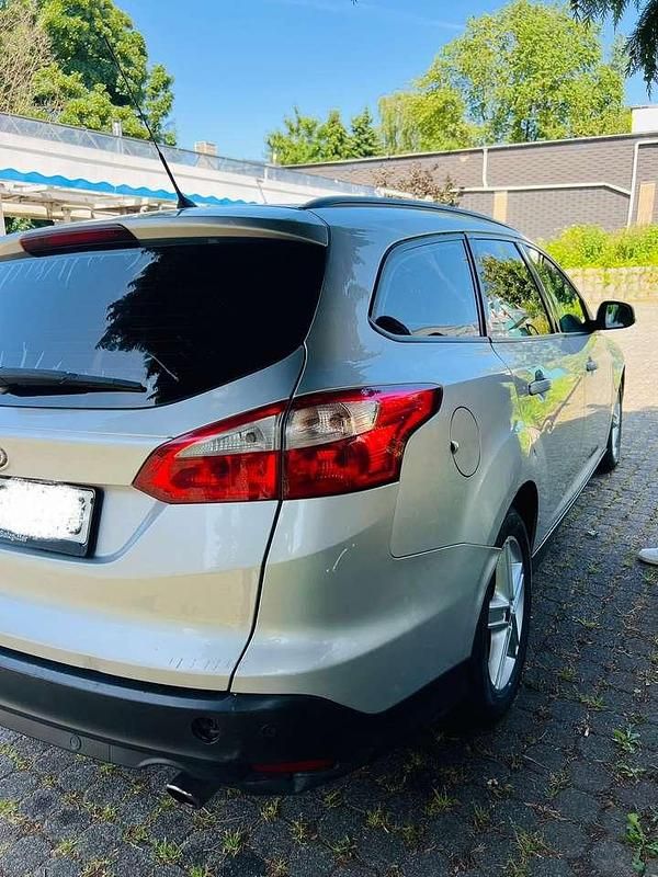 Gebraucht Ford Focus Trend 140 PS (102 kW) 2014 Limousine