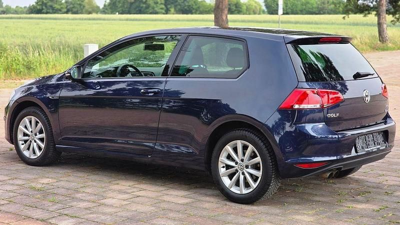 Gebraucht VW Golf VII LOUNGE 150 PS (110 kW) 2016 Blau Limousine