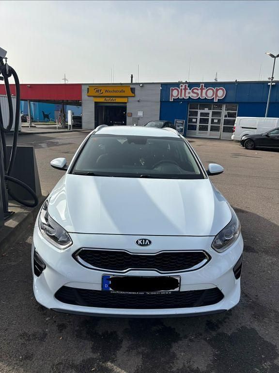 Gebraucht Kia Ceed Platinum Edition 140 PS (102 kW) 2019 Weiß Kleinwagen