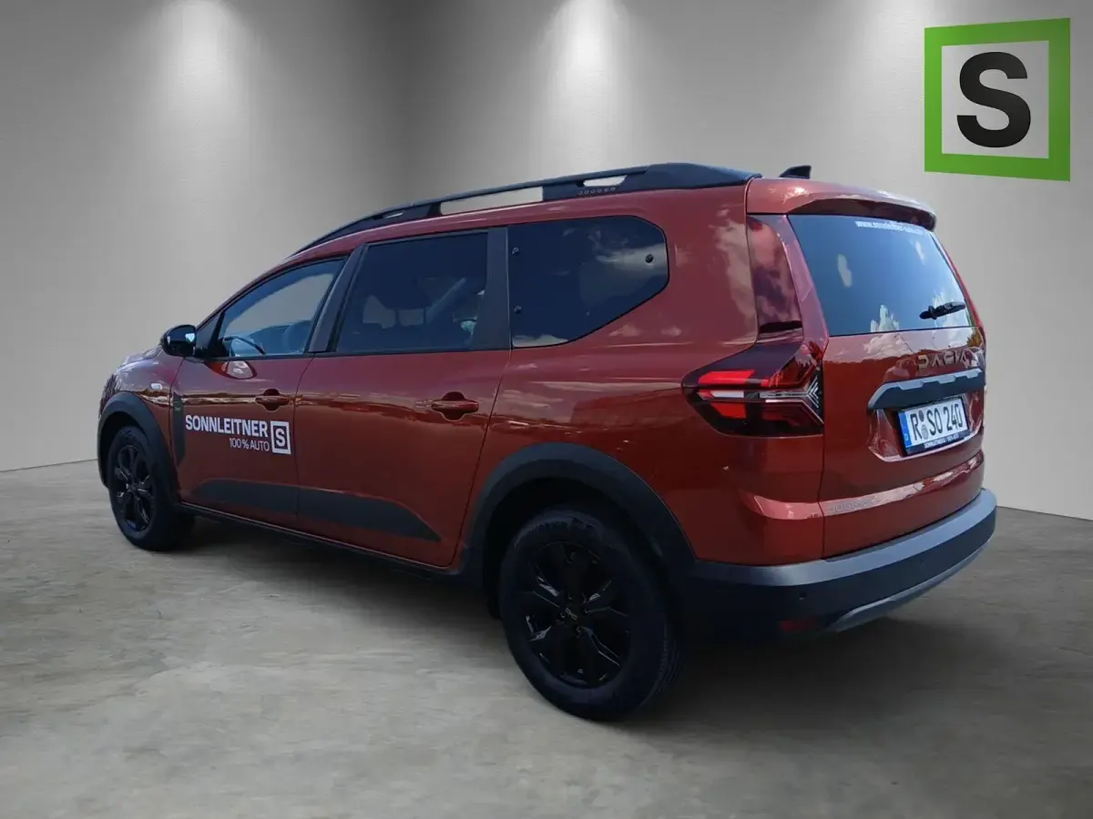 Gebraucht Dacia Jogger Extreme 110 PS (80 kW) 2025 Braun Van / Kleinbus