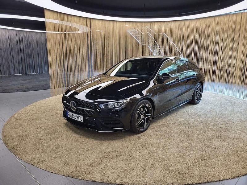 Schwarz Gebraucht 2023 Mercedes CLA180 Shooting Brake Style Kombi | 30.990 € - Bild 1/4