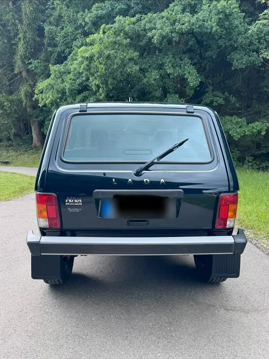 Gebraucht Lada niva 83 PS (61 kW) 2022 Grün SUV