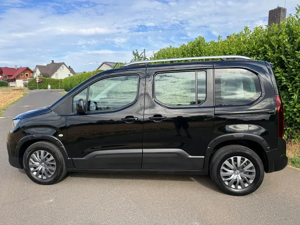 Gebraucht Peugeot Rifter Allure 131 PS (96 kW) 2021 Schwarz Van / Kleinbus