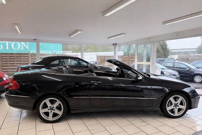 Gebraucht Mercedes CLK320 Avantgarde 224 PS (164 kW) 2006 Schwarz Cabrio