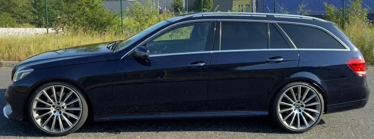 Gebraucht Mercedes E350 AMG line 306 PS (225 kW) 2013 Blau Limousine
