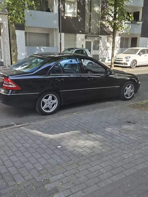 Schwarz Gebraucht 2006 Mercedes C180 Limousine | 2.999 € (Guter Preis) - Bild 1/4