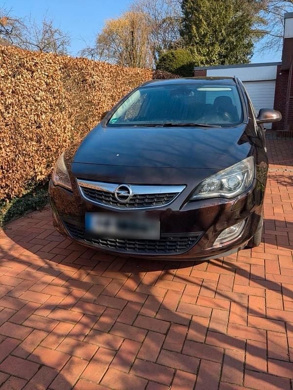 Gebraucht Opel Astra 140 PS (102 kW) 2012 Kombi