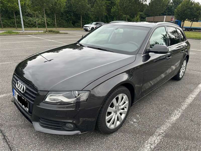 Grau Gebraucht 2010 Audi A4 Ambiente Kombi | 7.999 € (Fairer Preis) - Bild 1/4