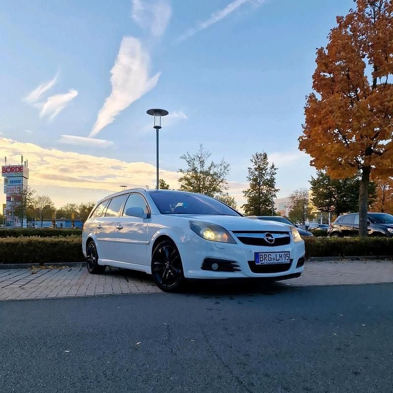 Weiß Gebraucht 2008 Opel Vectra Cosmo Kombi | 3.500 € (Guter Preis) - Bild 1/1